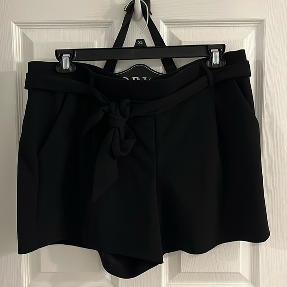 LOFT Pants - Loft Black Belted Shorts